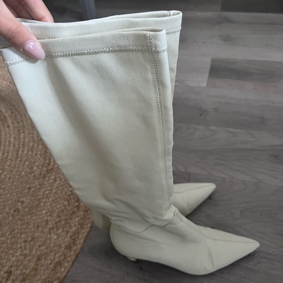 RAYE Curve Boot in Bone White - Picture 11 of 12